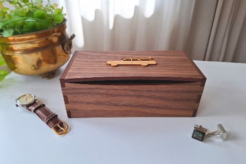 Gentlemans Quarters Walnut Holden